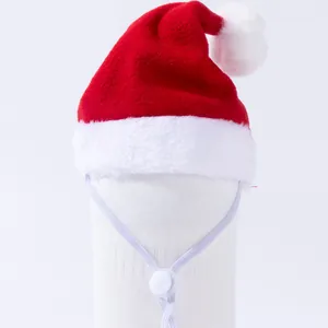 Klassieke rood-witte kerstmuts voor huisdieren met een verstelbare kinband voor honden
