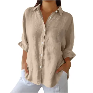 Lässiges Damen-Leinenhemd mit Knopfleiste, Brusttasche und Rollärmeln in Beige