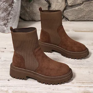 Botines marrones de moda para mujer en ante con parte superior de punto y suela de plataforma