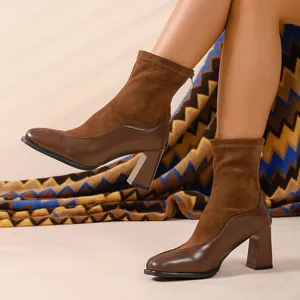 Braune Retro-Stiefeletten mit Patchwork-Design, Stretch-Material und hohem Blockabsatz