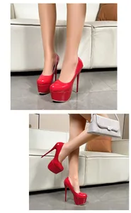 Vista dettagliata delle décolleté rosse in vernice con plateau, stiletto 16 cm e punta tonda