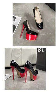 Vista dettagliata delle décolleté con tacco a spillo e plateau da 16 cm nere e rosse.