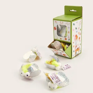 Dettaglio del set di giocattoli per gatti con confezione regalo verde