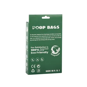 Primer plano del envase verde para bolsas de basura biodegradables con iconos de funciones.