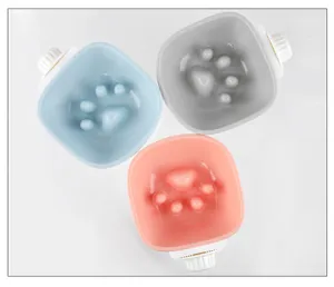 Trois bols anti-glouton colorés pour animaux à suspendre avec motif patte de chat interne