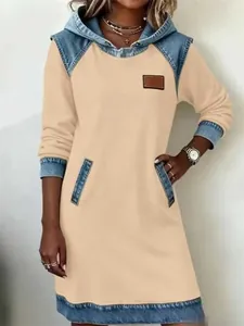 Abito felpa con cappuccio casual in patchwork denim e design color block