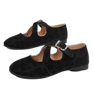 Scarpe Mary Jane nere da donna con stampa leopardata e cinturini incrociati eleganti