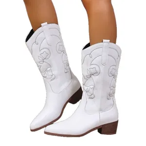 Elegante witte Western cowboylaarzen voor dames met bloemenborduursel en blokhak
