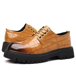 Stijlvolle bruine heren Oxfordschoenen met krokodillenprint en dikke profielzool