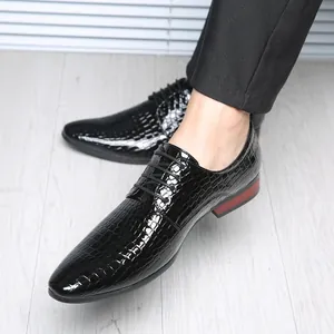 Herren Britischer Stil Krokodilmuster Glänzendes PU-Leder Schuhe Business Formelle Schnürschuhe Oxford Schuhe Für Männer Übergröße