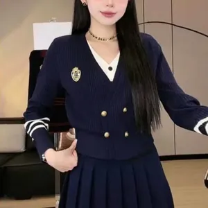 Marineblauer Strick-Cardigan im Preppy-Stil mit goldenen Knöpfen und Streifen