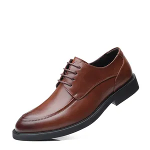 Classic brown leather derby shoes for men, business formal lace-up design with thick sole