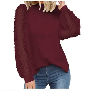 Elegante bordeauxrode blouse met ronde hals voor dames en kanten ballonmouwen