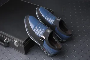 Ανδρικά μπλε και μαύρα casual loafers με ανάγλυφο σχέδιο και μεταλλική αγκράφα Fashion