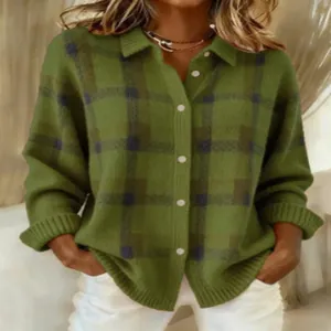 Cardigan in maglia a quadri verdi da donna con maniche lunghe e bottoni bianchi