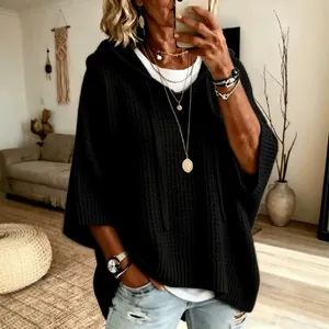 Pull poncho surdimensionné noir à capuche en maille gaufrée pour femme, style décontracté