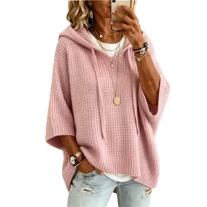 Pull à capuche en maille gaufrée rose pour femme, coupe ample et texture confortable