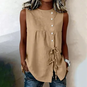 Elegante blusa informal caqui sin mangas con cuello redondo y detalles de cordones