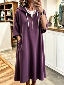 Lässiges lilafarbenes Waffelstrick-Maxikleid mit Kapuze, halben Ärmeln und Reißverschluss