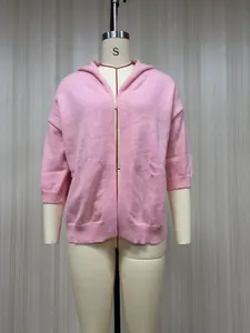 Élégant gilet à capuche en tricot rose pour femmes avec manches 3/4 et devant ouvert