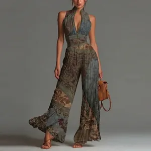 Vintage bedruckter, plissierter Jumpsuit mit tiefem V-Ausschnitt und weitem Bein