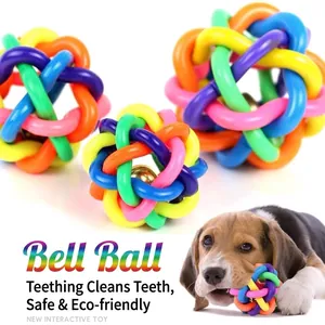 Regenbogen gewebter Gummiball für Hunde mit interner Glocke für Training