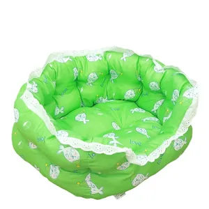 Cuccia per gatti verde stile principessa con pizzo bianco e stampa foca