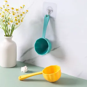 Flower-shaped pet food scoop for cats and dogs, colorful round bottom food spoon