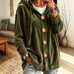 Cardigan à capuche surdimensionné en velours vert avec boutons en bois et cordon de serrage