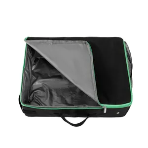 Vue détaillée de la doublure imperméable à l'intérieur du bac à litière pliable.