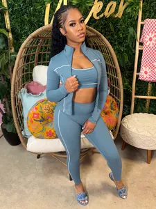 Completo sportivo blu da 3 pezzi con giacca con zip, fori per i pollici e leggings