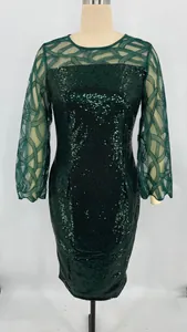 Smaragdgrünes Pailletten-Partykleid mit geometrischen Netzärmeln und figurbetonter Form