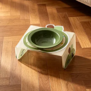 Ciotola per animali in ceramica con supporto rialzato in acrilico design mela