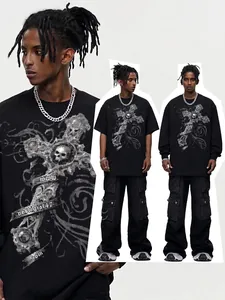 T-shirt nera oversize con stampa croce vintage in stile high street lavato
