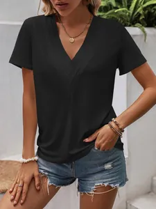 T-shirt décontracté noir à col en V et manches courtes pour femmes, idéal pour l'été.
