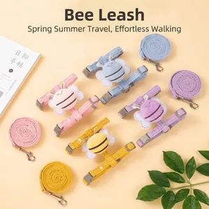 Ensemble Harnais et Laisse pour Chien Abeille Dessin Animé Mignon Harnais de Poitrine en Forme de H en Velours Côtelé pour Petits Chiens Chats Laisse Réglable