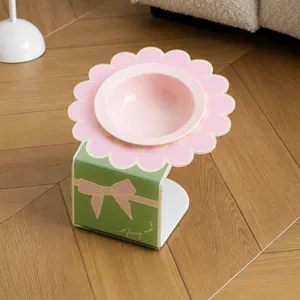 Verhoogde acryl voerbakhouder met roze keramische kom voor katten en kleine honden