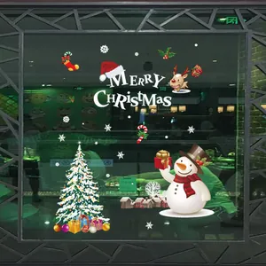 Vista detallada de pegatinas navideñas coloridas para ventanas con motivos de muñeco de nieve