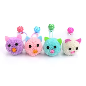 Lot de quatre jouets en peluche pour chats avec oreilles mignonnes et clochettes sonores