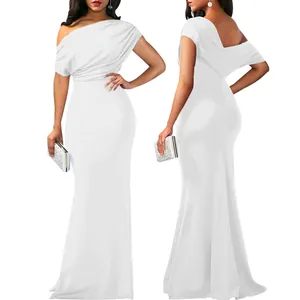 Vue avant et arrière d'une élégante robe de soirée blanche longue à épaules dénudées