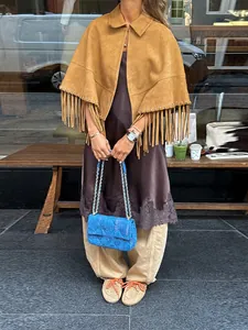 Giacca a Mantella con Frange in Finta Pelle Scamosciata da Donna Elegante Revers Tinta Unita Cappotto Corto Casual Capispalla