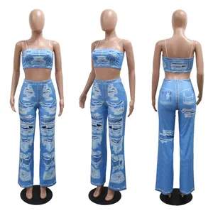 Ensemble deux pièces sexy avec haut court imprimé denim et pantalon évasé en trois vues