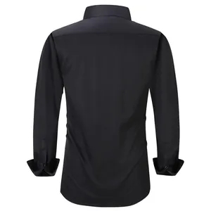 Rückansicht eines klassischen schwarzen Herren-Business-Casual-Langarmhemds aus Stoff