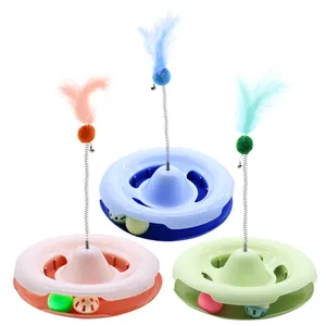 Gioco girevole interattivo per gatti con piuma e palline in tre varianti di colore.