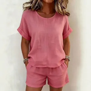 Modernes lässiges rosa Damen-Zweiteiler-Set mit Rundhals-Top und Shorts