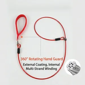 Professional red steel wire dog leash detail featuring 360° rotating padded hand protector