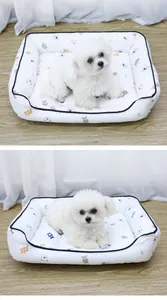 Comfortabel wit pluche huisdierbed met berenprints voor kleine honden en katten