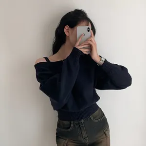 Elegante maglione in maglia asimmetrico con spalle scoperte in stile coreano da donna