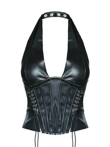 Μαύρο δερμάτινο PU halter τοπ κορσές με λεπτομέρειες κορδονιών σε καθαρό λευκό φόντο