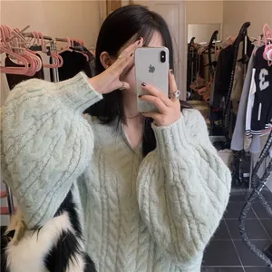 Maglione con scollo a V a trecce verde menta da donna, vestibilità ampia e accogliente